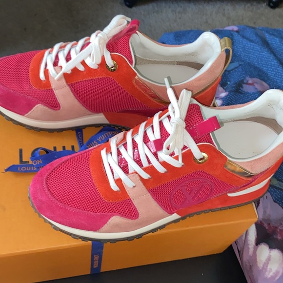 Beautiful Multi-Color Women’s Louis Vuitton Logo Sneakers - Picture 5 of 6